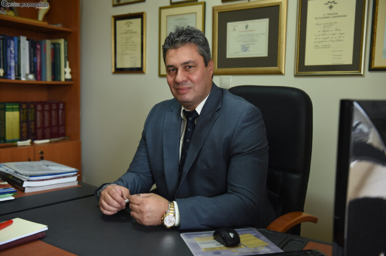 Ορθοπαιδικός Χειρουργός  – Νικόλαος Ζερβακης