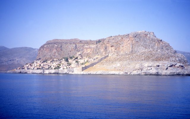 10 ελληνικά χωριά που μοιάζουν βγαλμένα από παραμύθι